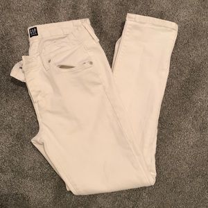White Gap girlfriend jeans size 27 like new